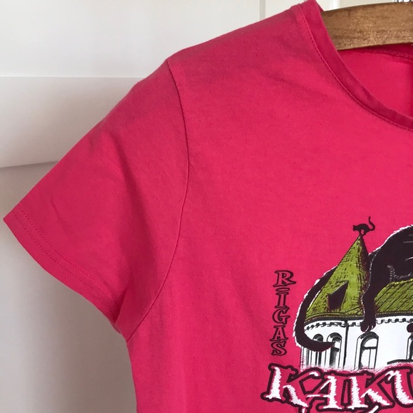 Black cat of Riga, Latvia Souvenir T Shirt - Picture 4 of 8